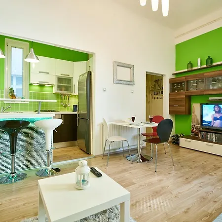 Studio Apartment Green Wall Zagreb Extérieur photo