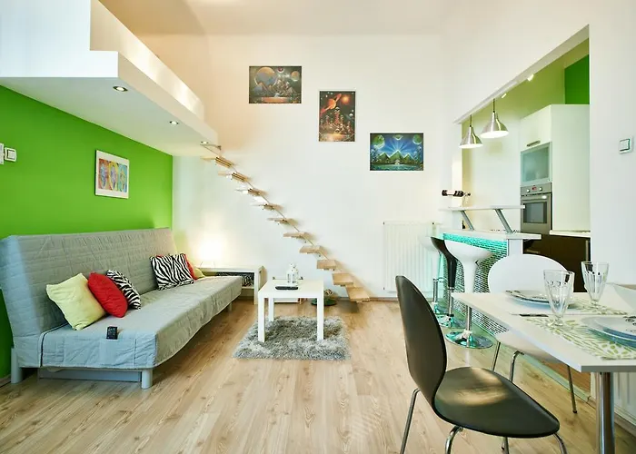 Studio Apartment Green Wall
