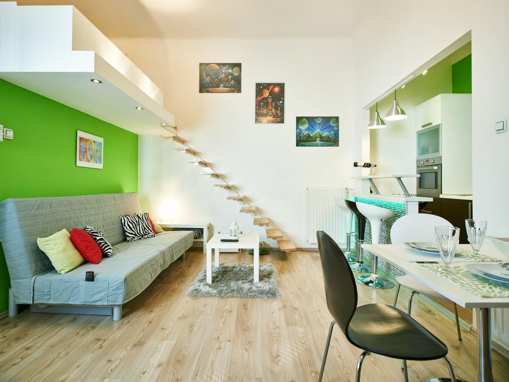 Studio Apartment Green Wall * Zagreb